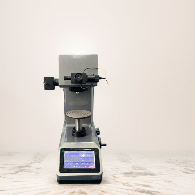 Manual Turret Vickers Hardness Tester with Screen